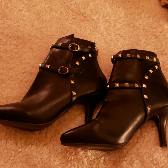 Diane Gilman Studded black booties - Picture 4 of 6